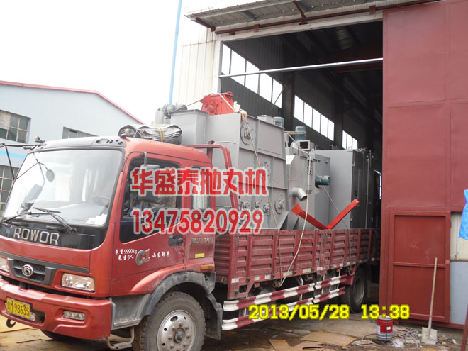 Q3210履帶式拋丸機和Q377吊鉤式拋丸機裝車完畢開出車間