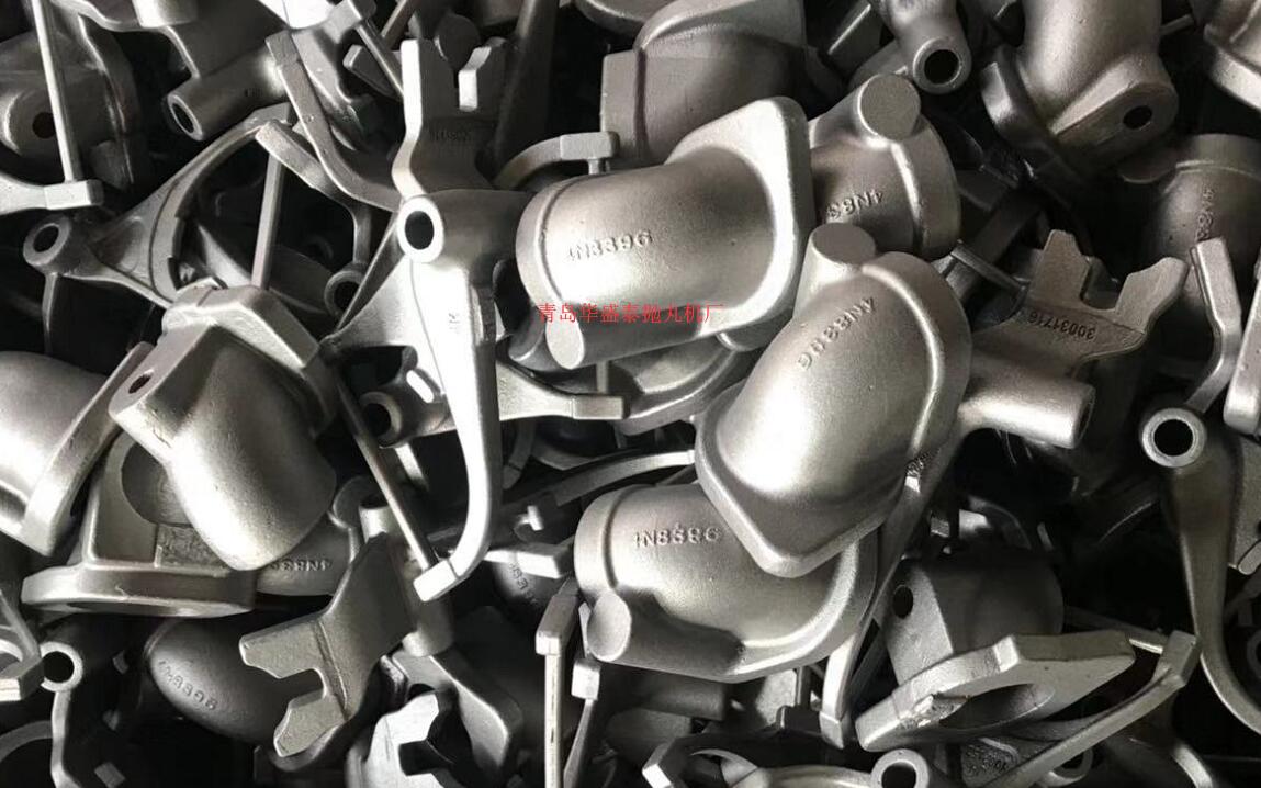 發貨聊城臨清自動上料3210拋丸除銹機調試完畢