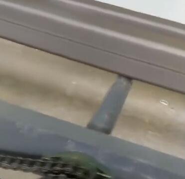 華盛泰Q6912通過式拋丸機發往河北河間的調試